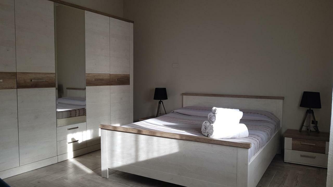 Piero'S Apartment Carbonia Dış mekan fotoğraf